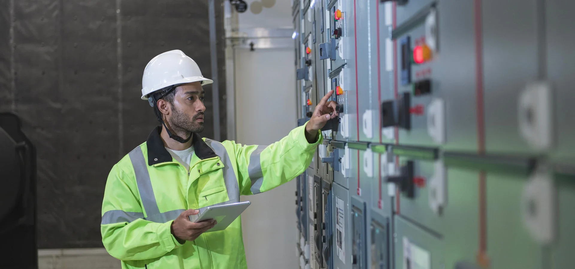 Tecnico PRO.Energy al quadro elettrico